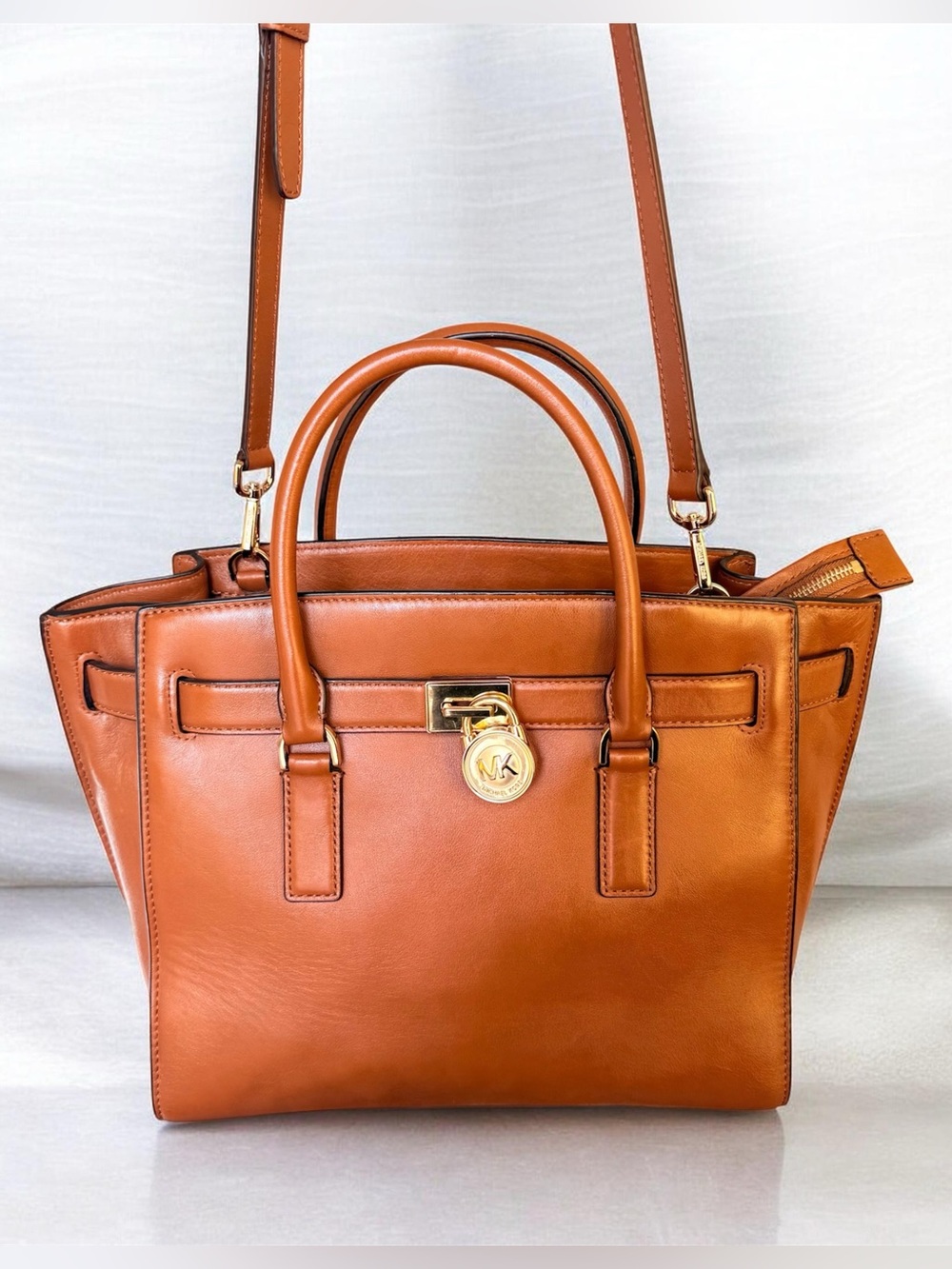 🔥NWOT Michael Kors Hamilton Satchel!